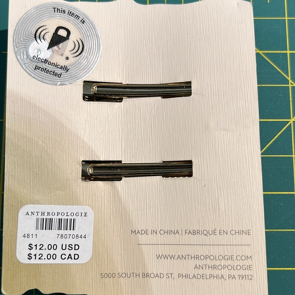 Hair Clips - Picture 3 of 4
